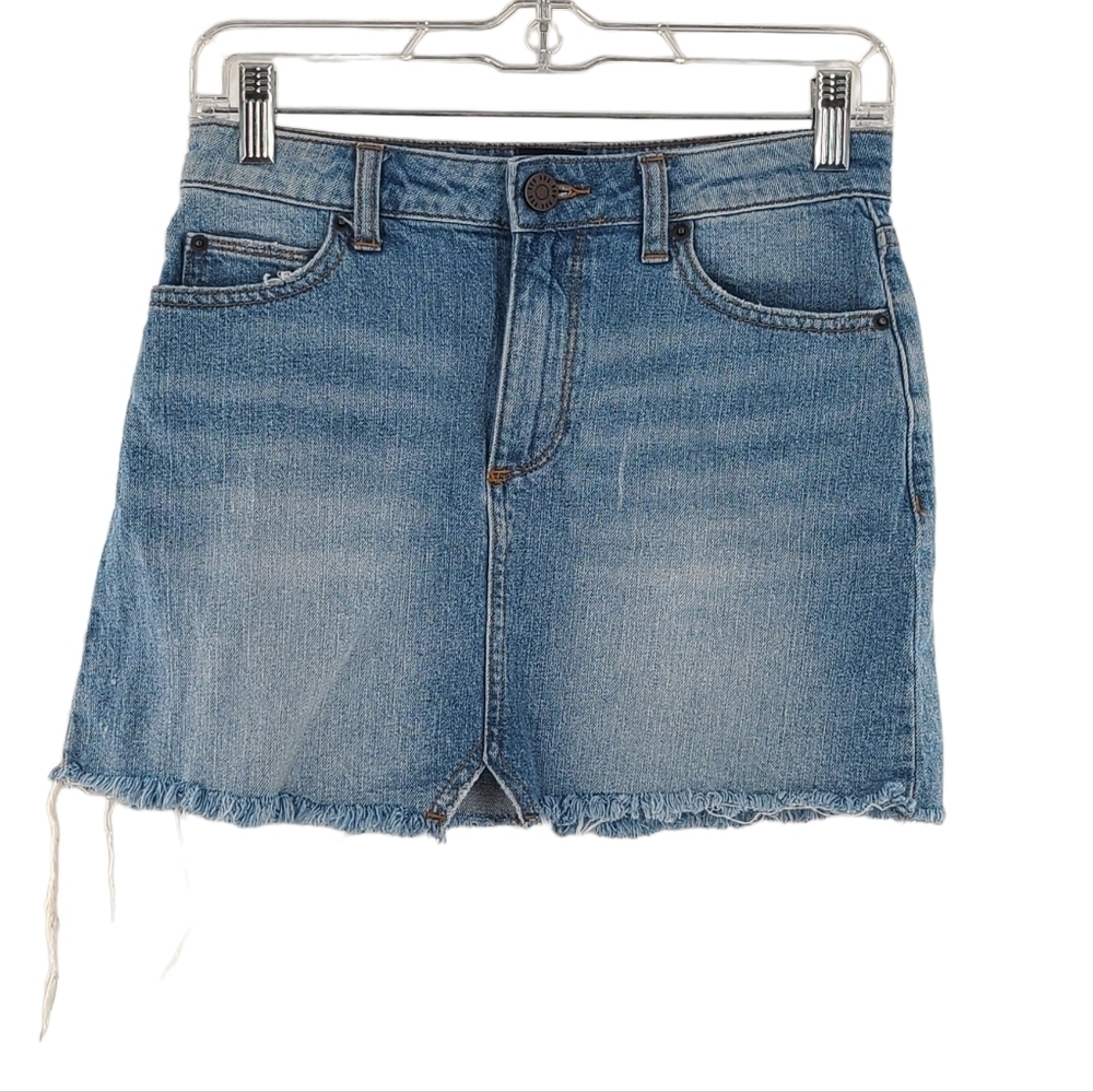 BDG Urban Outfitters Fringe Raw Hem Medium Wash Blue Denim Skirt Sz Extra Small.